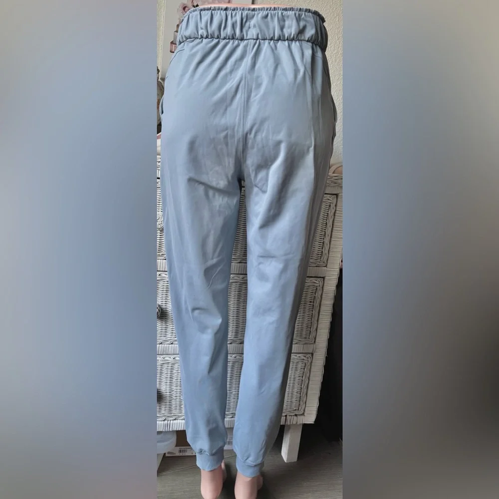 Lululemon Keep Moving Jogger High Rise 4 Way Stretch in Rhino Grey Size 2